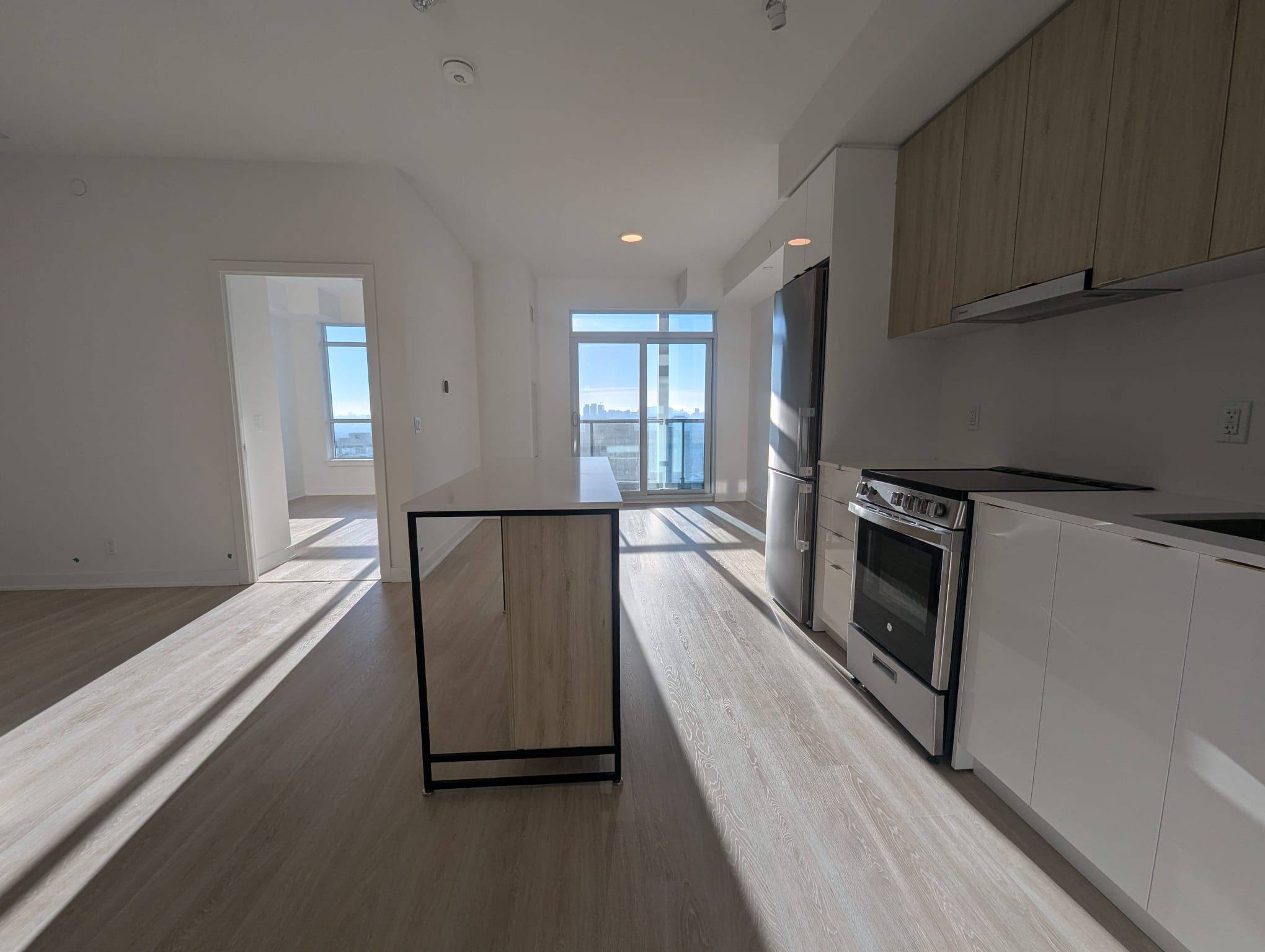 Vaughan, ON L4J 0L8,50 Upper Mall WAY #B-1712