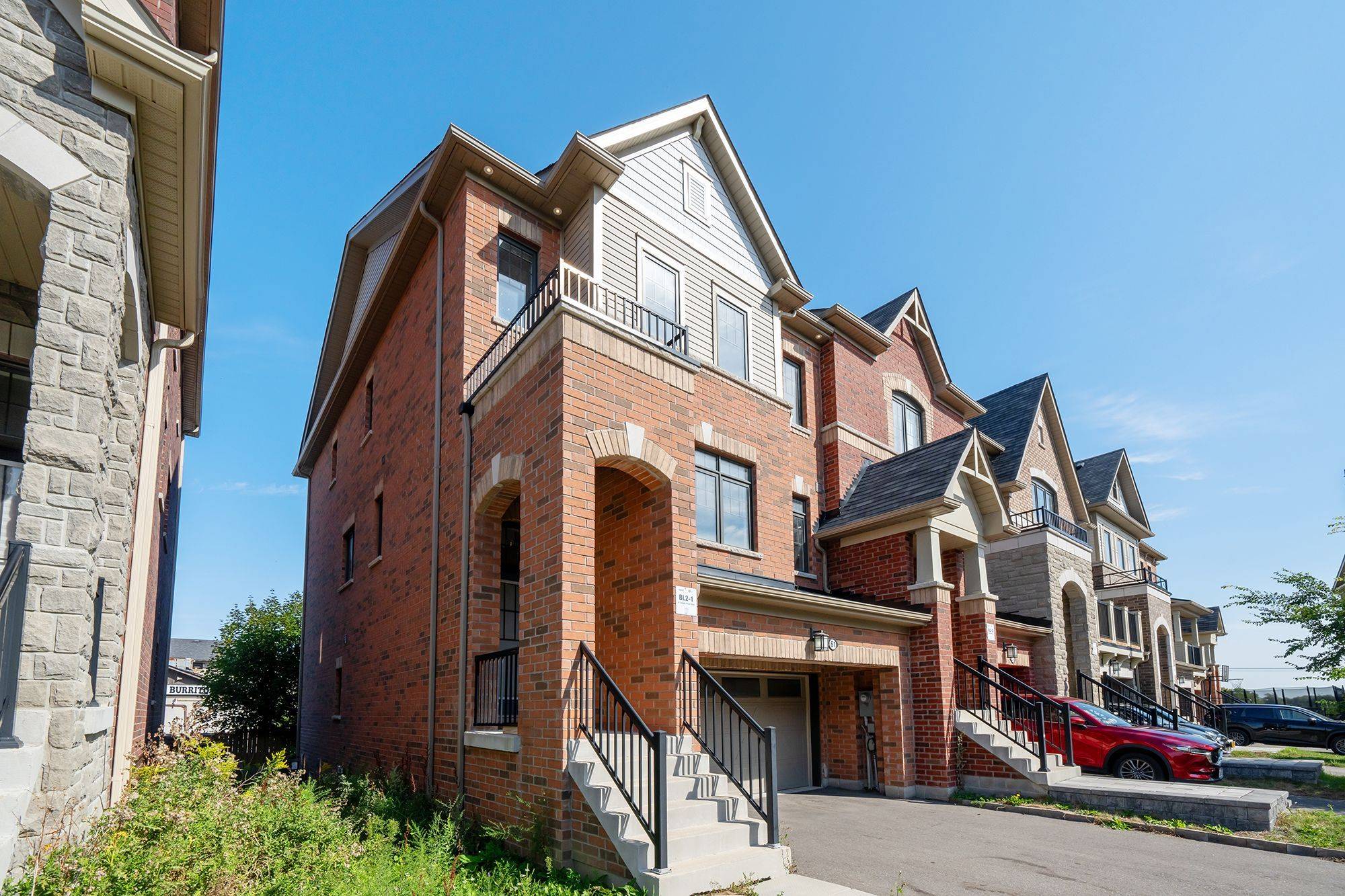 Markham, ON L6C 0Y9,61 Isabella Peach DR
