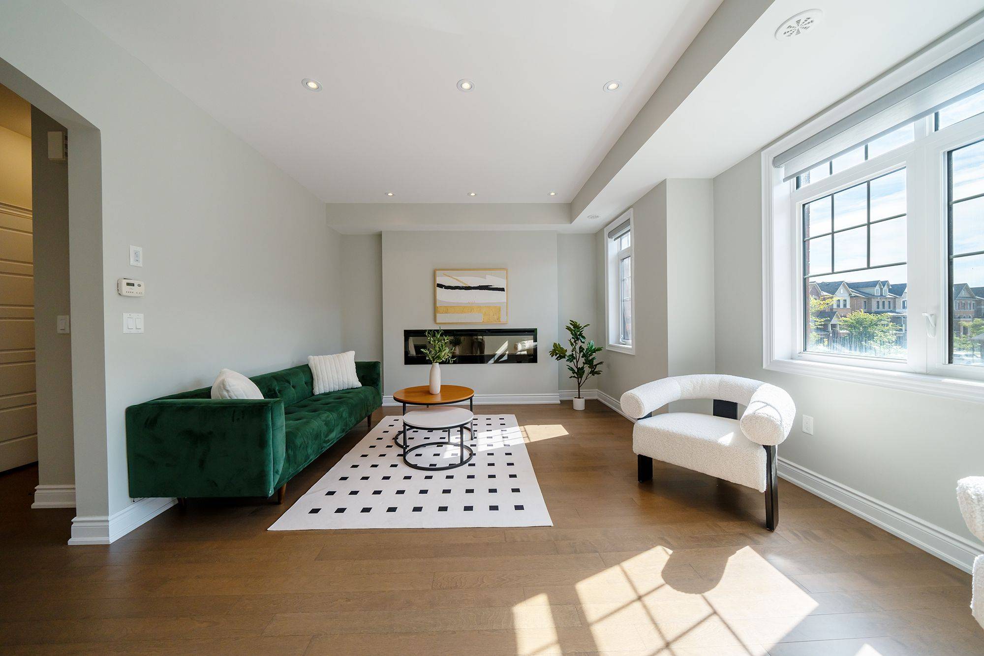 Markham, ON L6C 0Y9,61 Isabella Peach DR