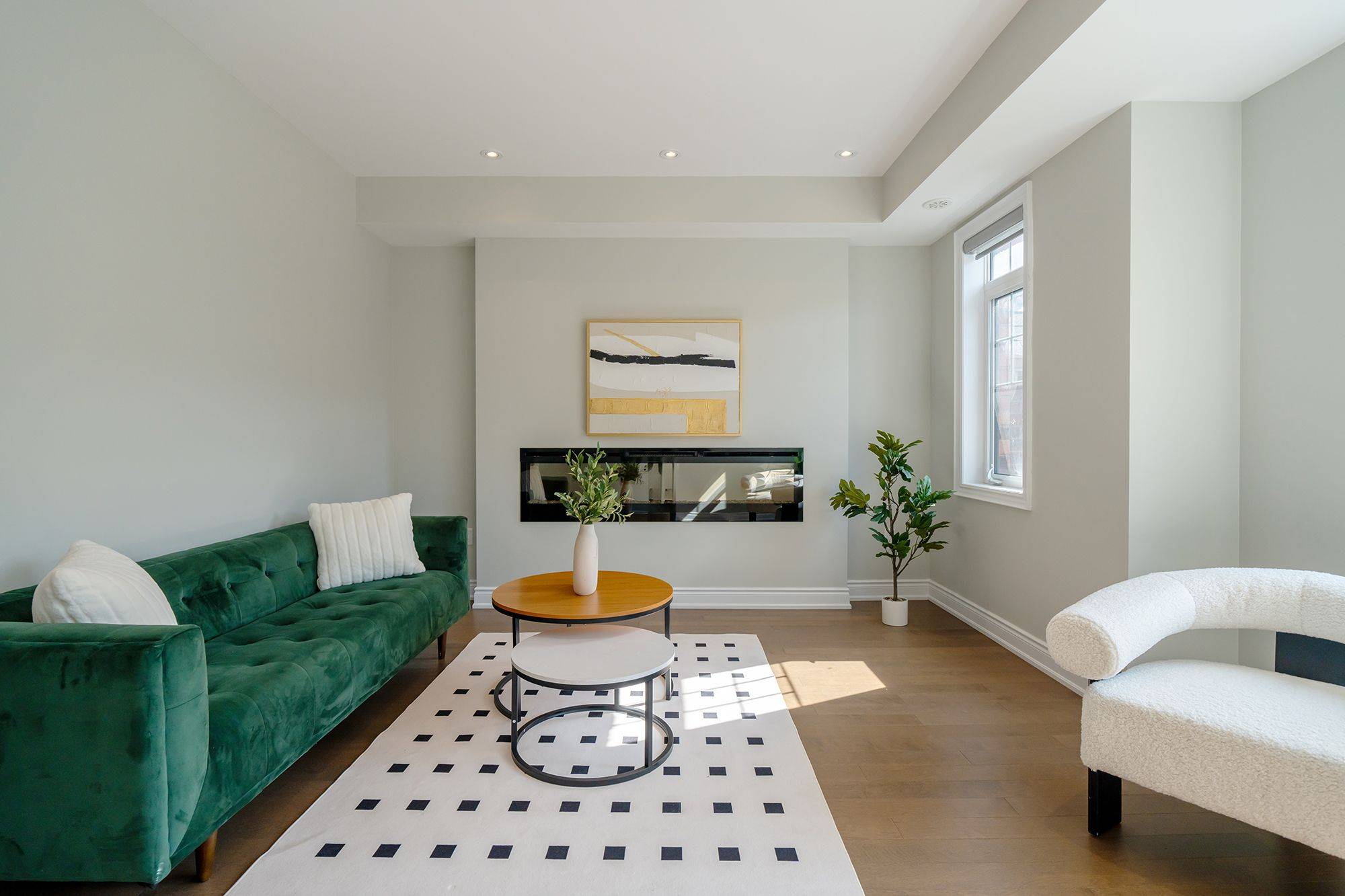 Markham, ON L6C 0Y9,61 Isabella Peach DR