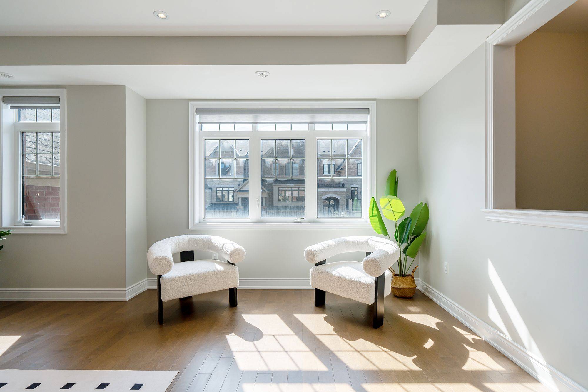 Markham, ON L6C 0Y9,61 Isabella Peach DR