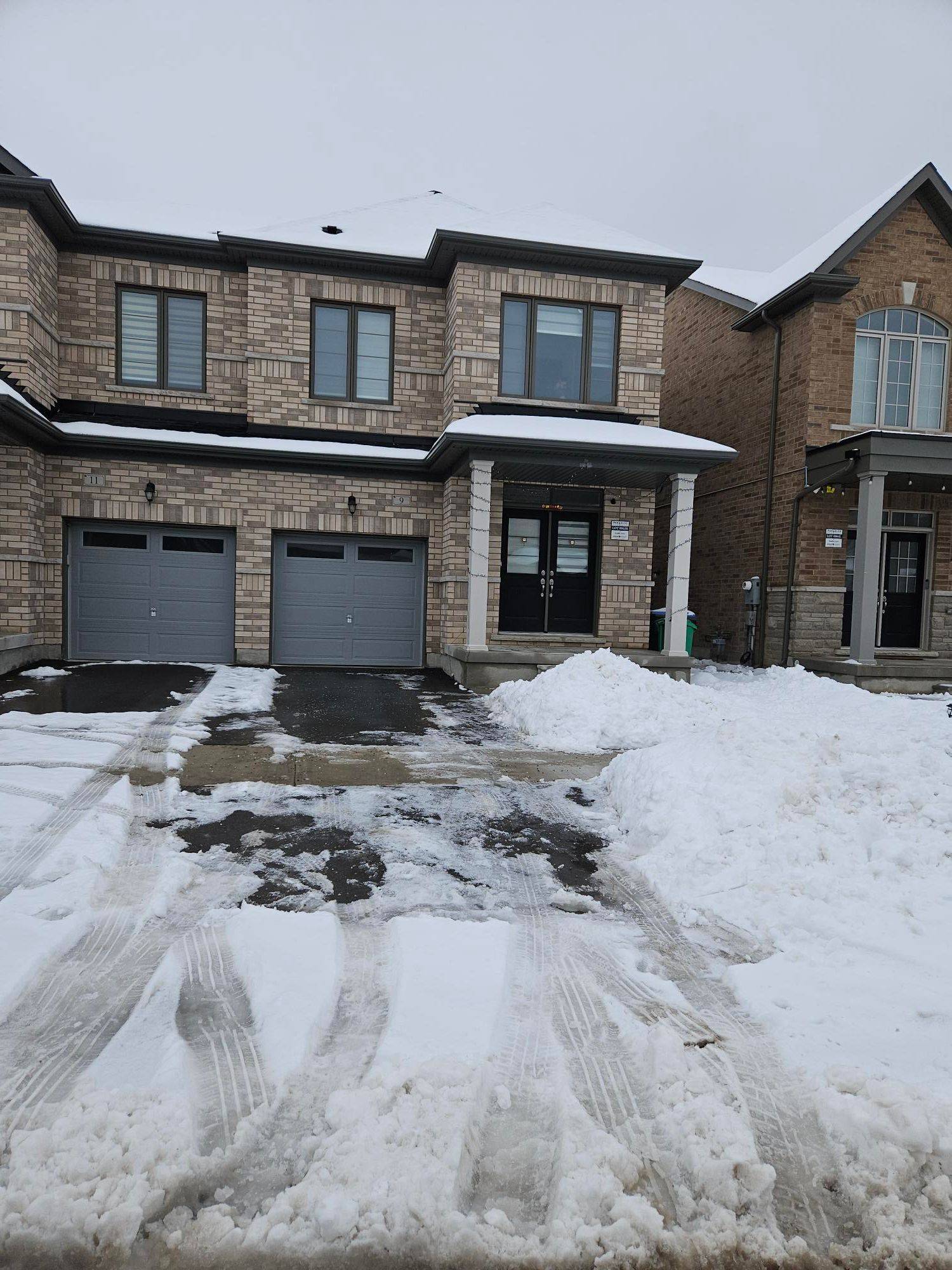 Brampton, ON L7A 5A6,9 Truffle CT