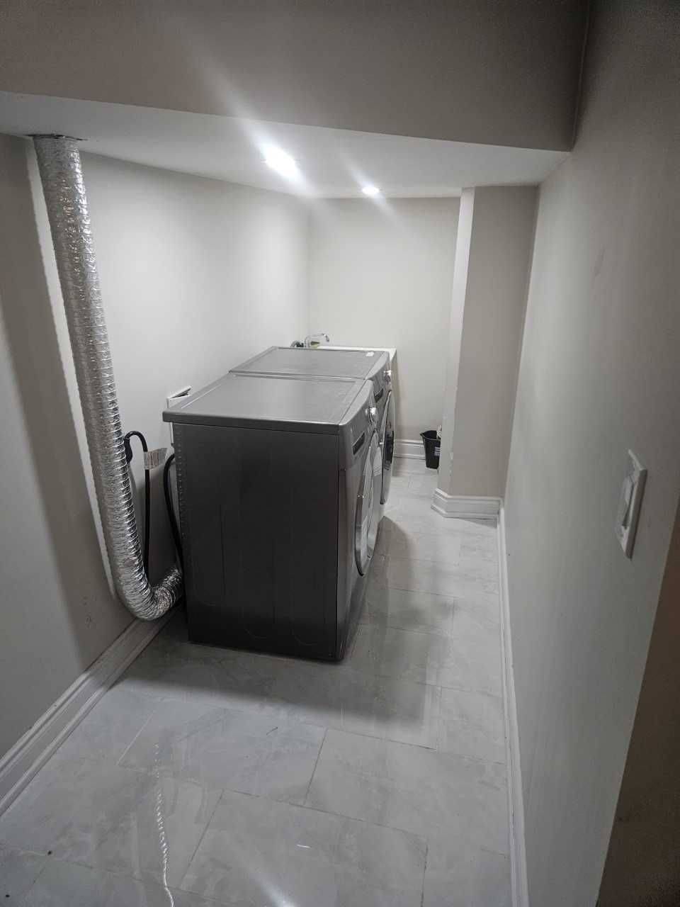 Brampton, ON L7A 4T4,5 Troyer ST