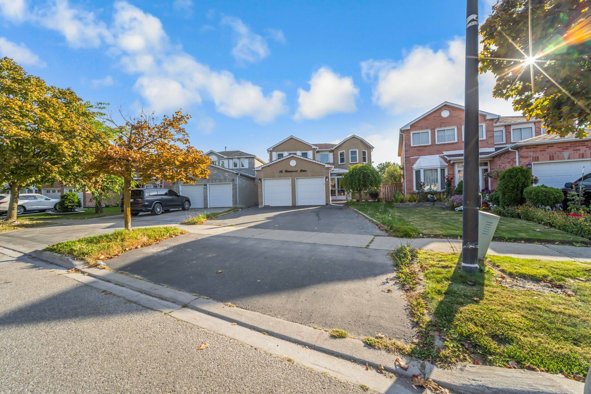 Brampton, ON L6Y 3Z9,96 Ravenswood DR
