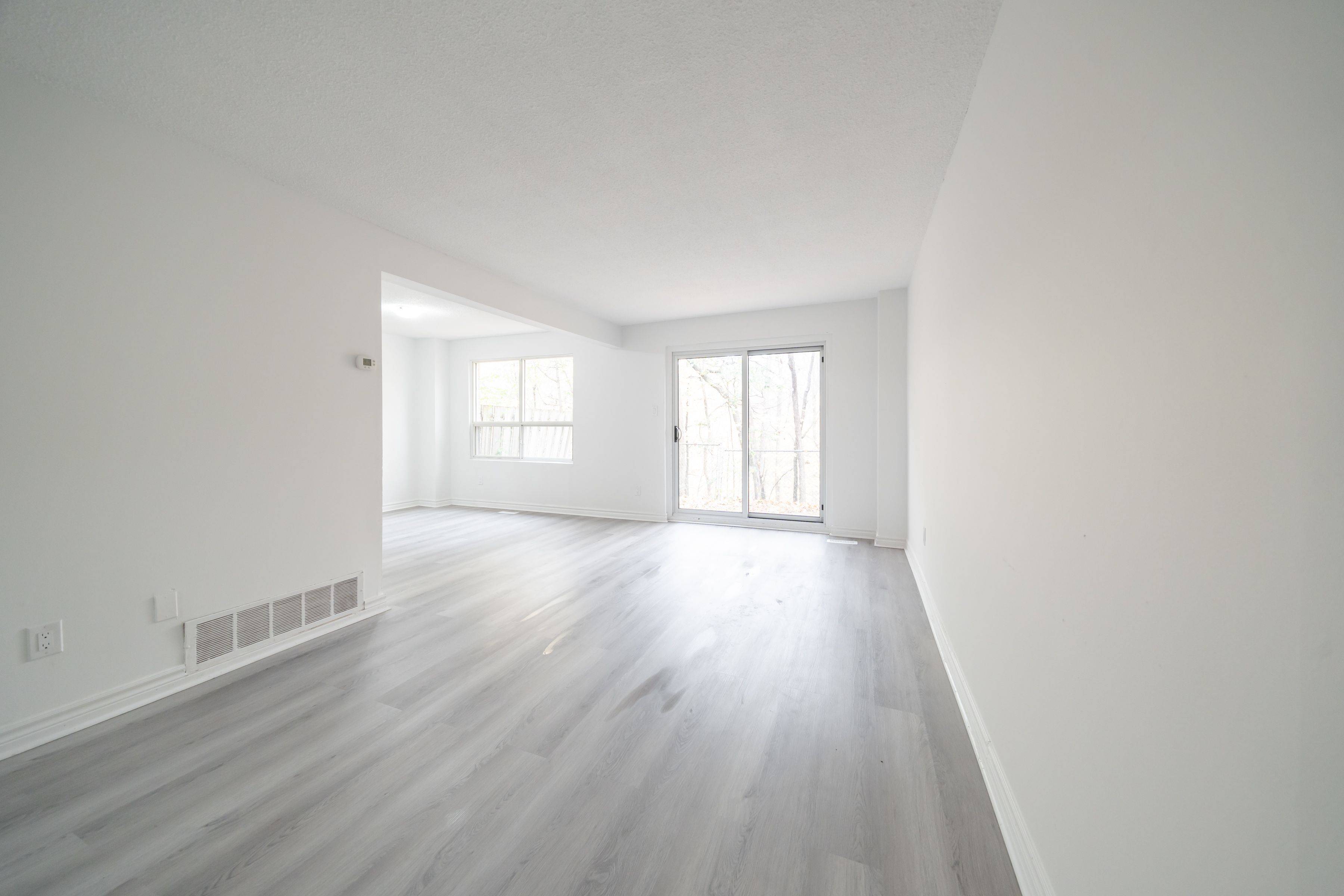 Oakville, ON L6H 2N6,1237 White Oaks N/A