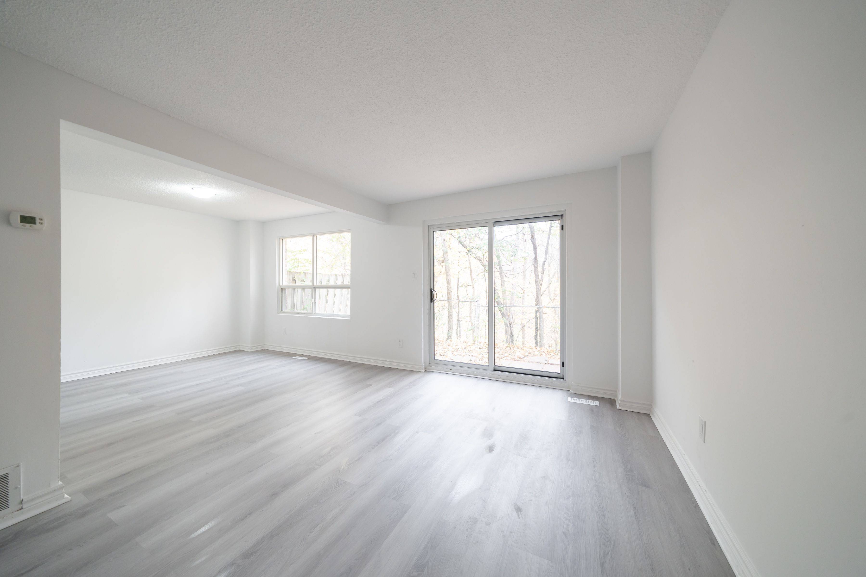 Oakville, ON L6H 2N6,1237 White Oaks N/A