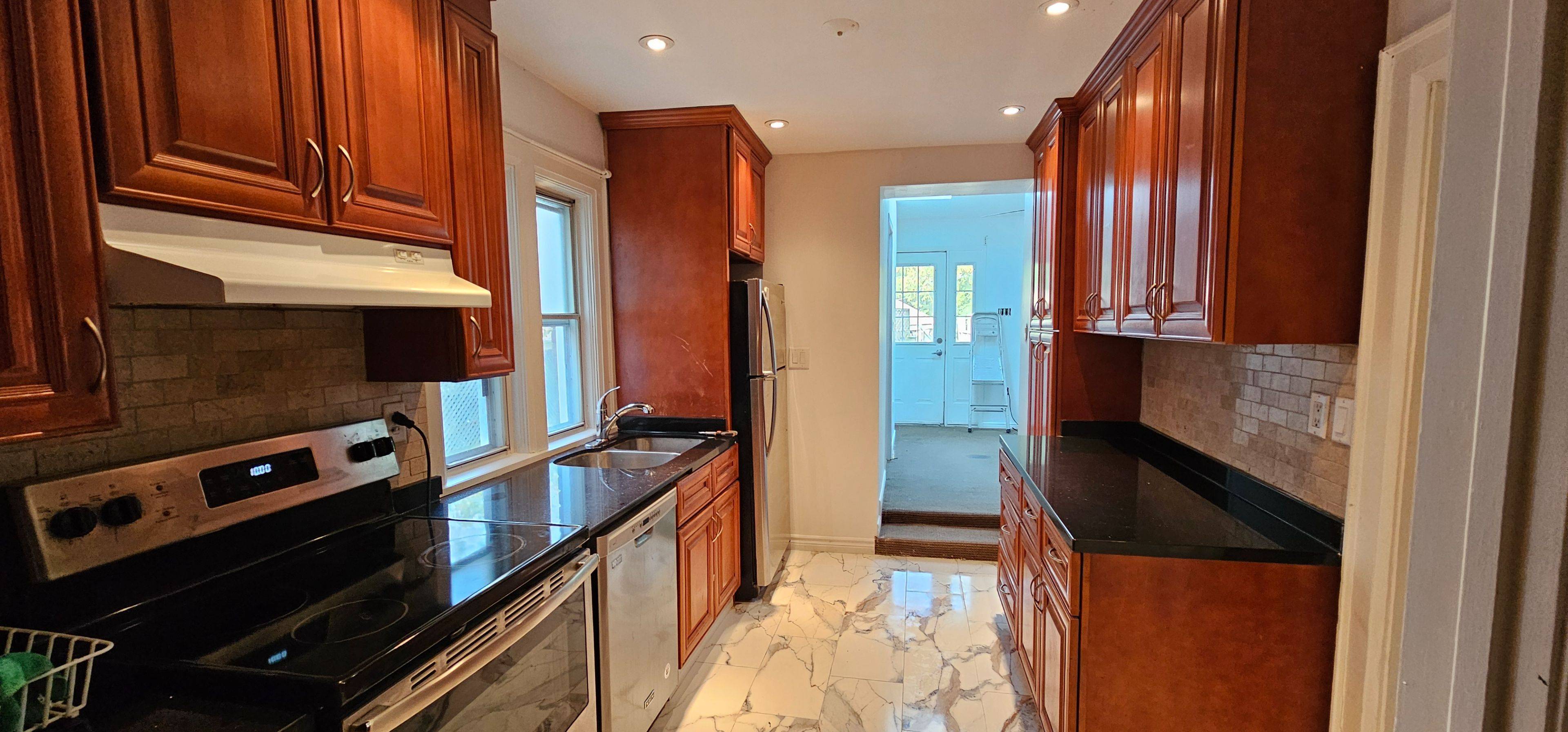 Toronto W06, ON M8V 3G5,72 Eleventh ST #Main Floor