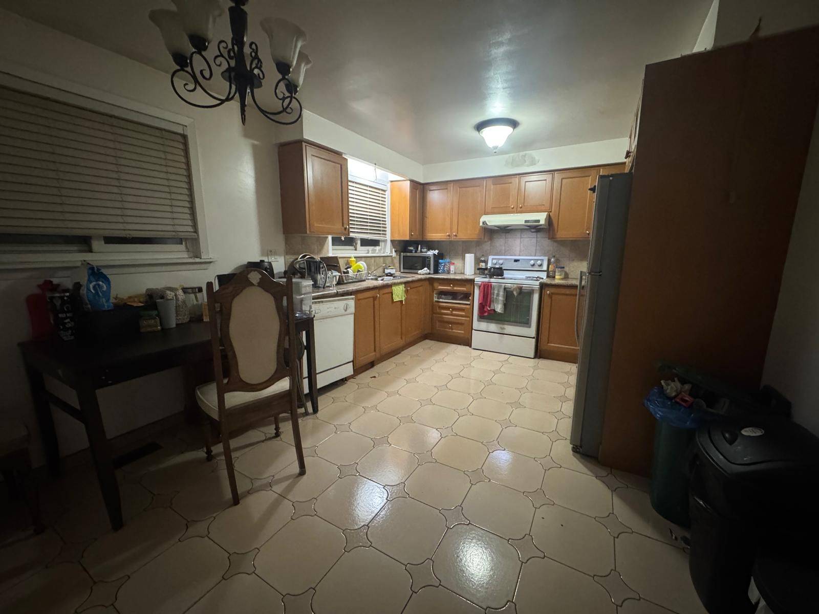 Mississauga, ON L4T 3S1,7523 Middlebrook ST #Upper