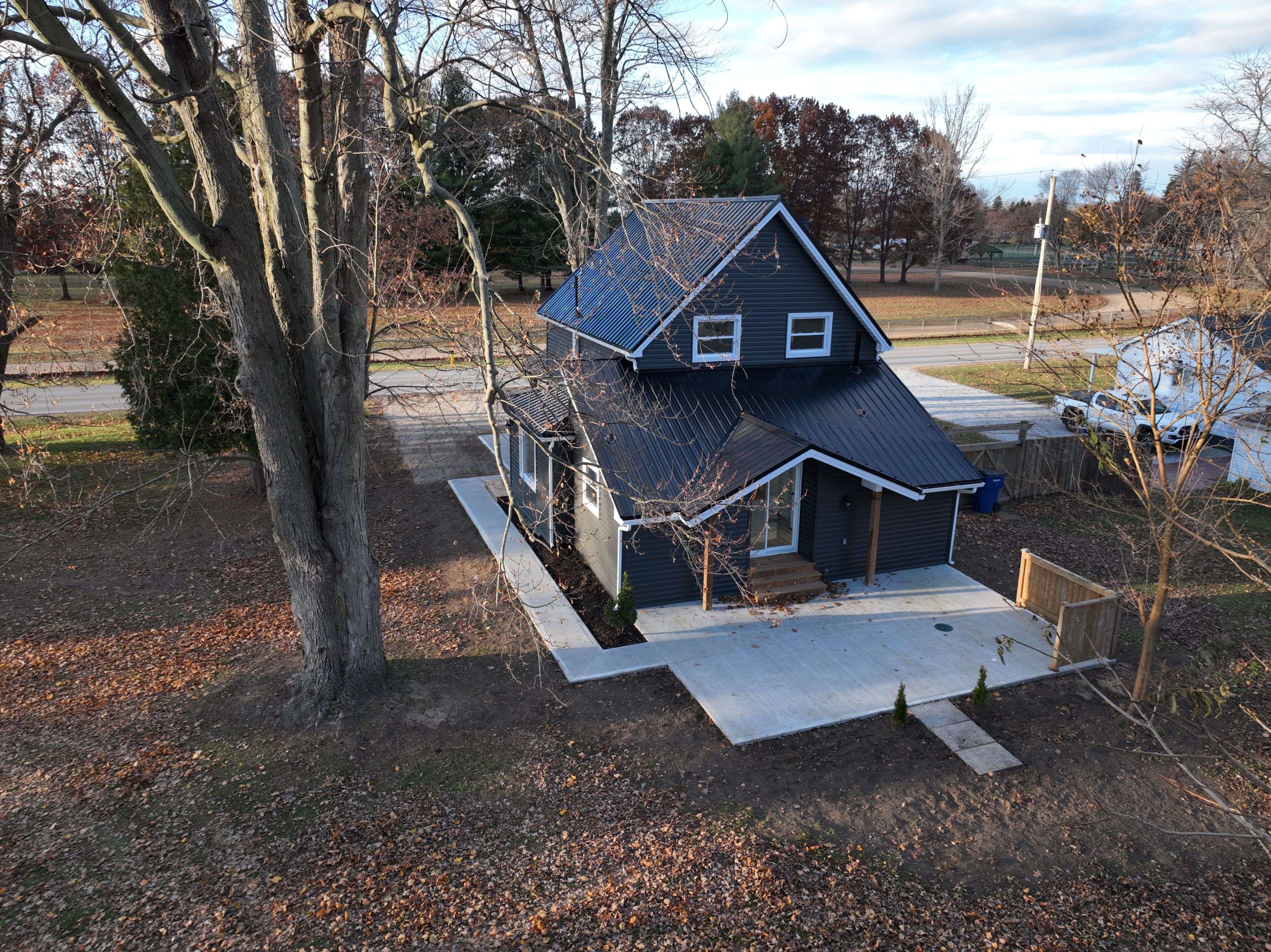 Chatham-kent, ON N0P 1C0,385 Elm ST