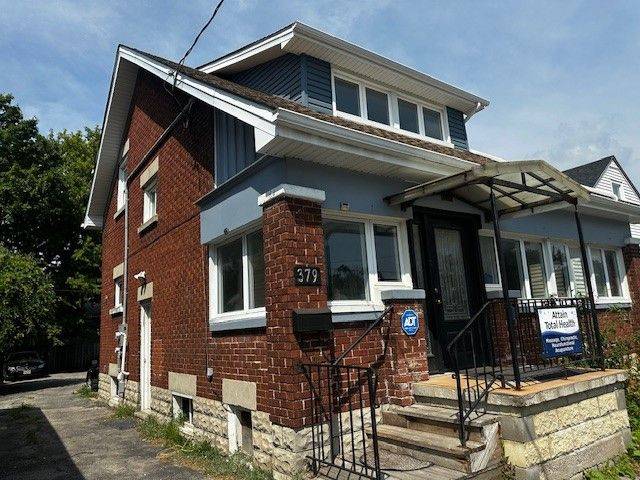 London South, ON N6J 2M2,379 Wharncliffe RD S #Upper