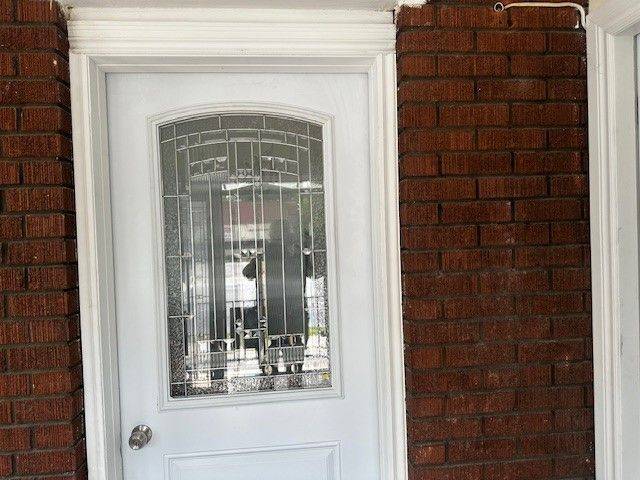 London South, ON N6J 2M2,379 Wharncliffe RD S #Upper