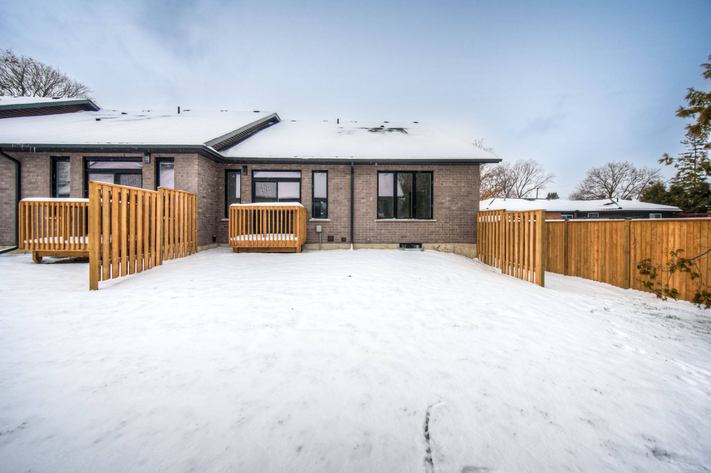 Cambridge, ON N1S 4K9,264 Blair RD #1