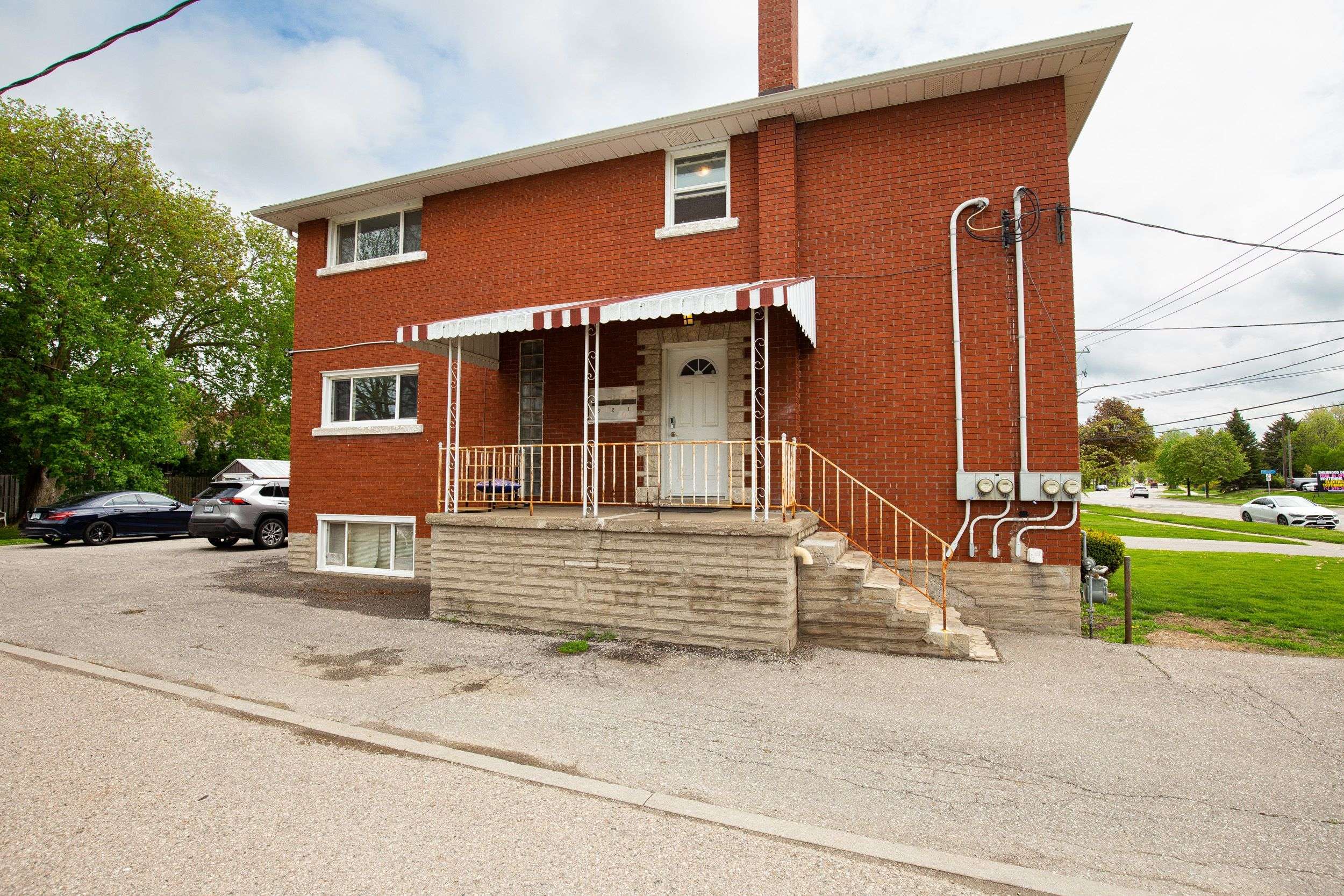 Kitchener, ON N2B 1L6,514 Krug ST