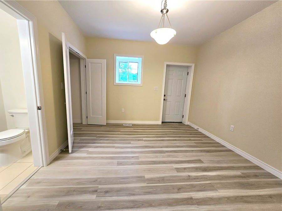 Brantford, ON N3S 6G3,289 Chatham ST #A