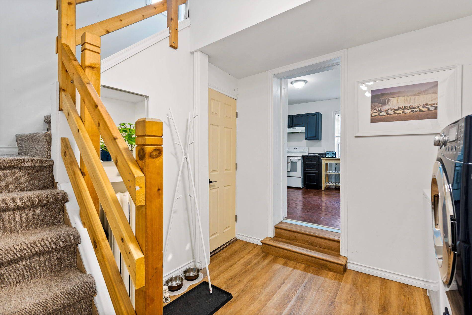 Niagara Falls, ON L2G 3T2,5654 Desson AVE #Main