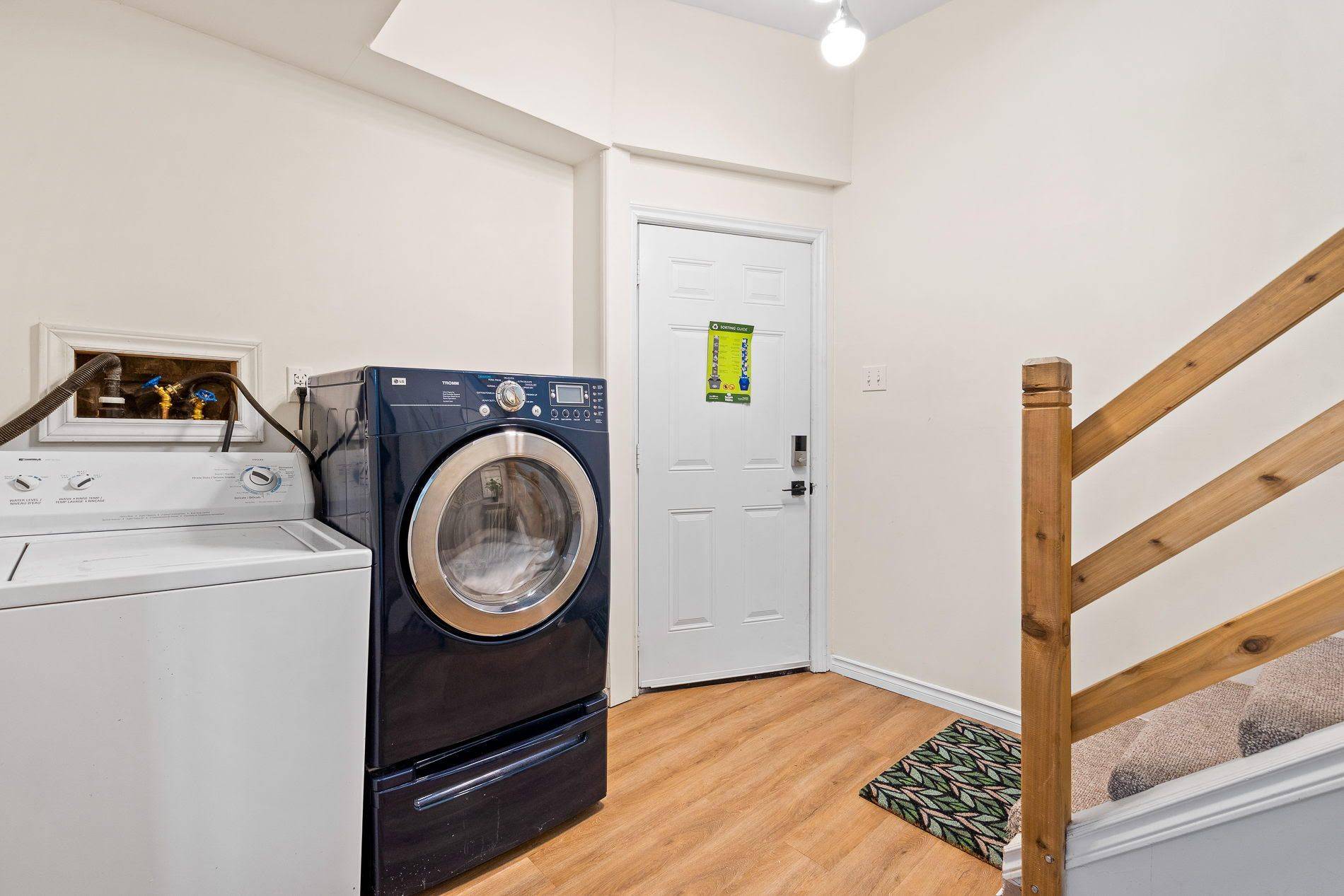 Niagara Falls, ON L2G 3T2,5654 Desson AVE #Main