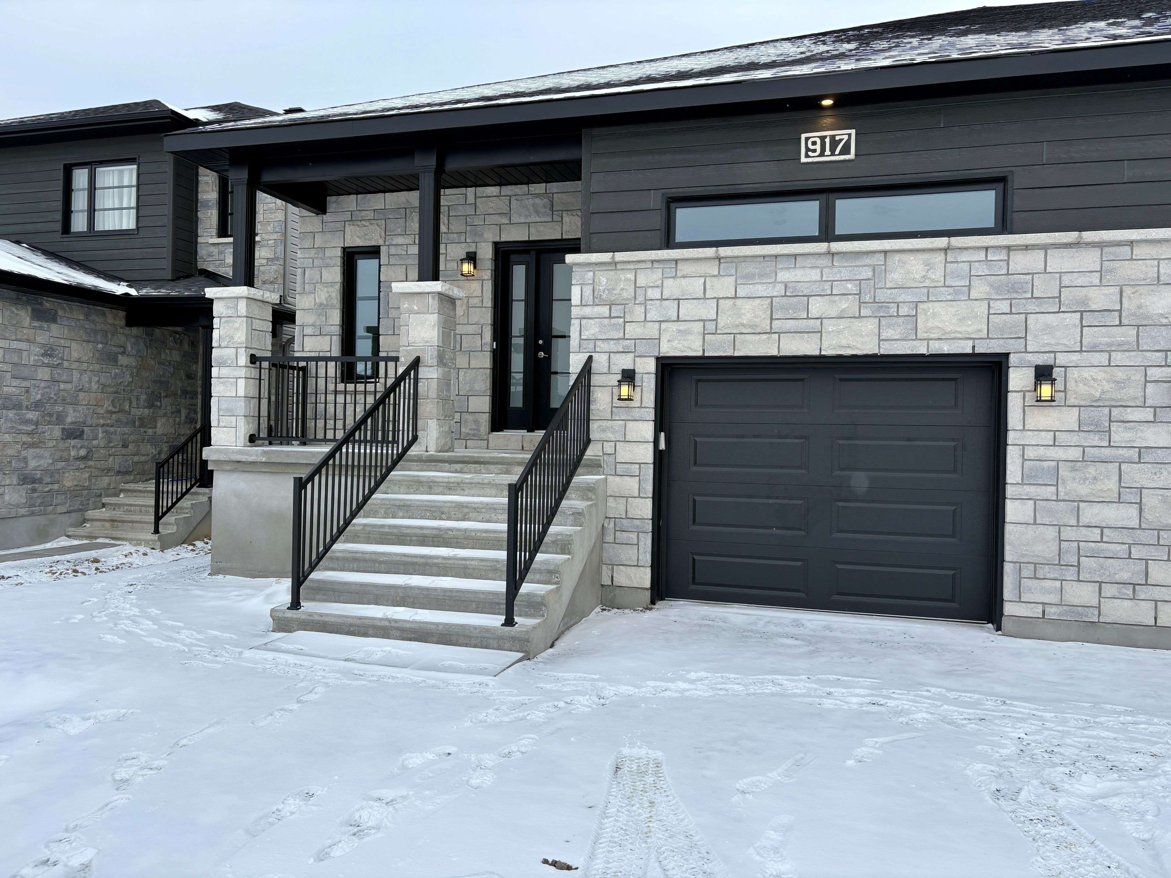 Russell, ON K0A 1W0,917 Chablis CRES #A