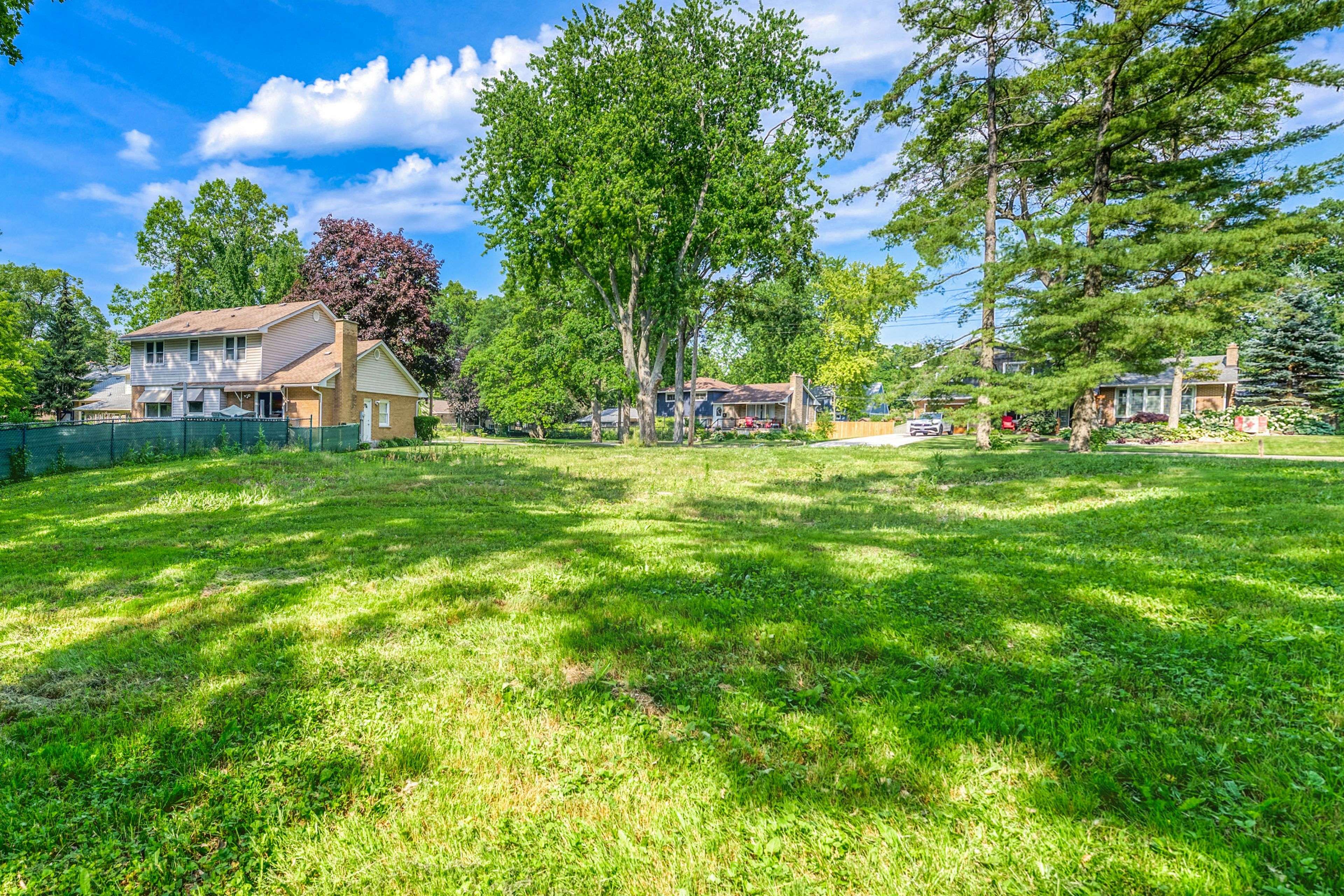 Sarnia, ON N7V 3R2,1307-N Ridgewood DR