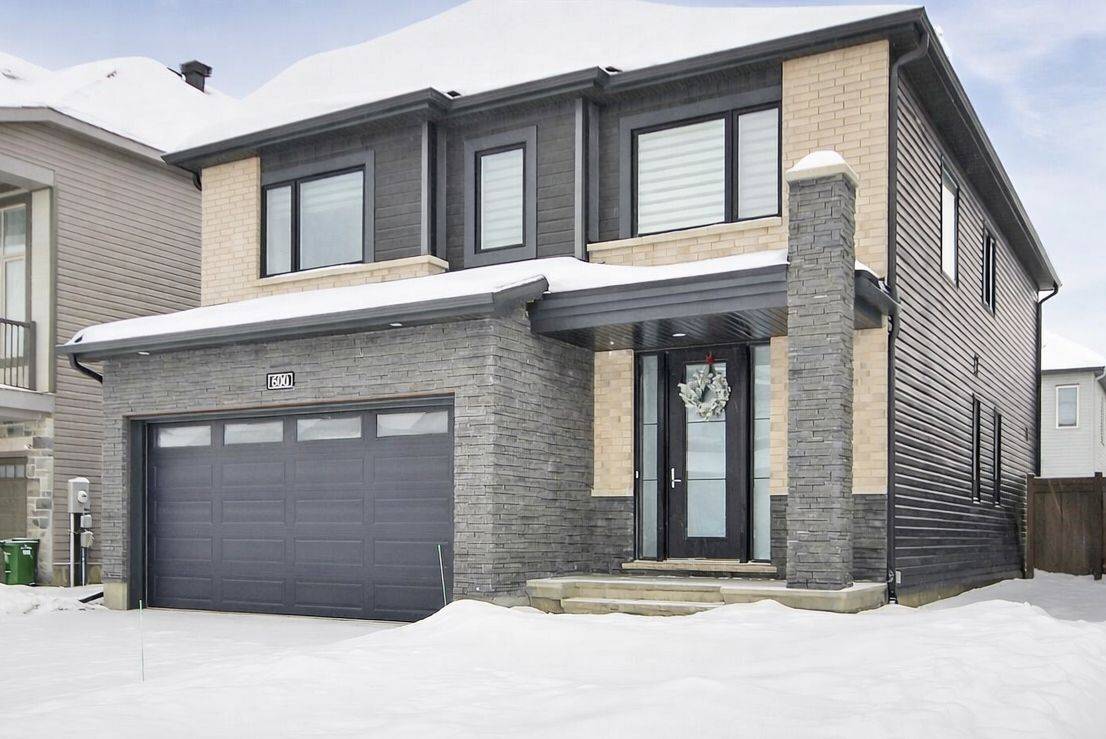 Manotick - Kars - Rideau Twp And Area, ON K4M 0M9,600 Ribbon ST