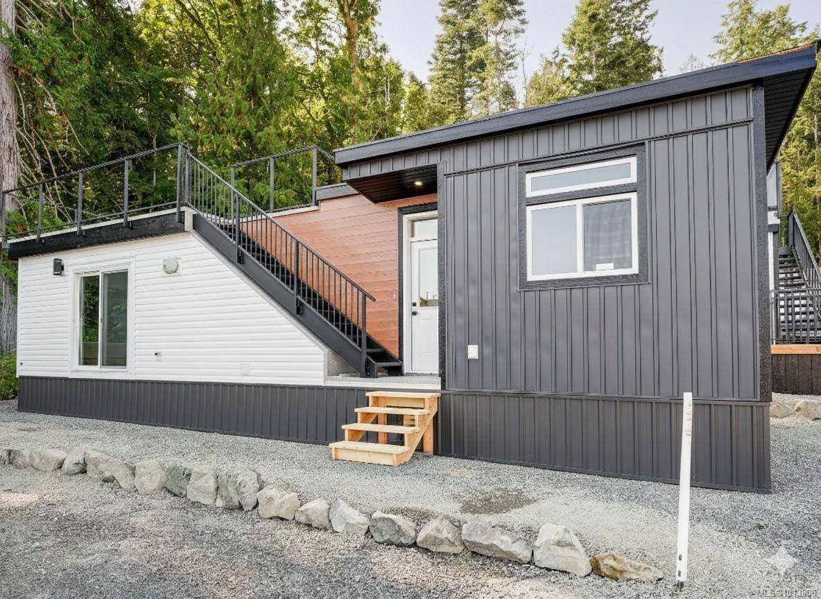 Central Saanich, BC V8M 0C3,747 Old Place Rd #431