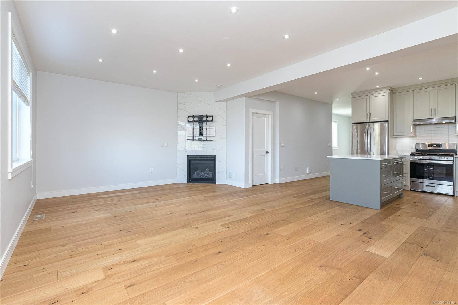 Langford, BC V9C 2P4,914 Peace Keeping Cres