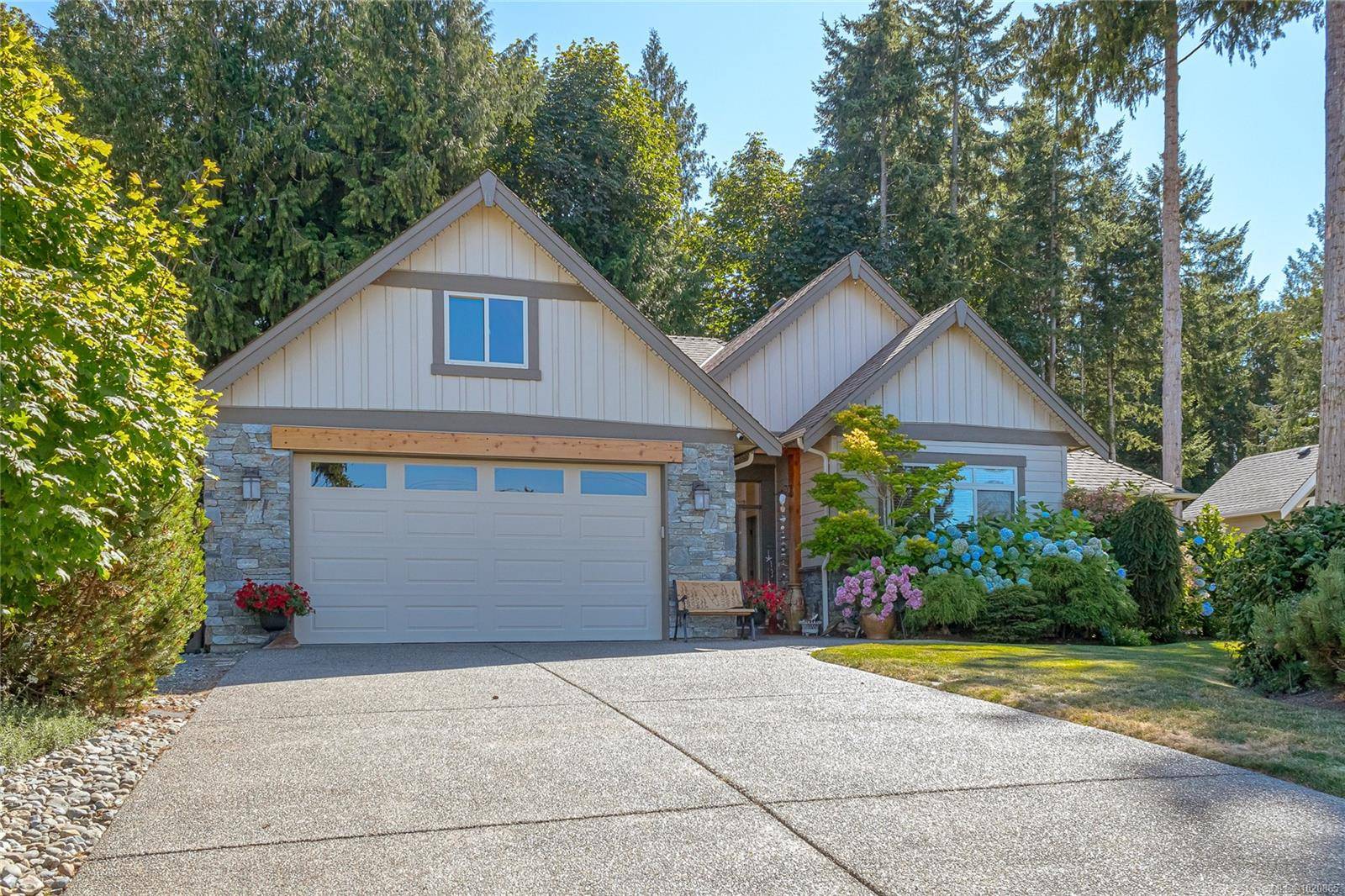 Bowser, BC V0R 1G0,3888 Creekside Dr