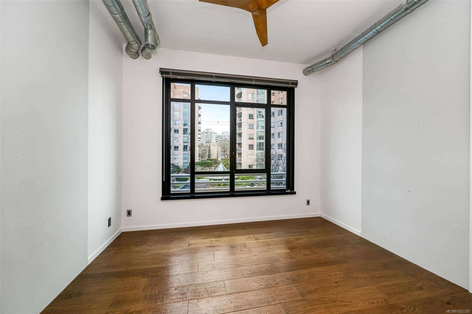 Victoria, BC V8V 4Y3,1029 View St #325