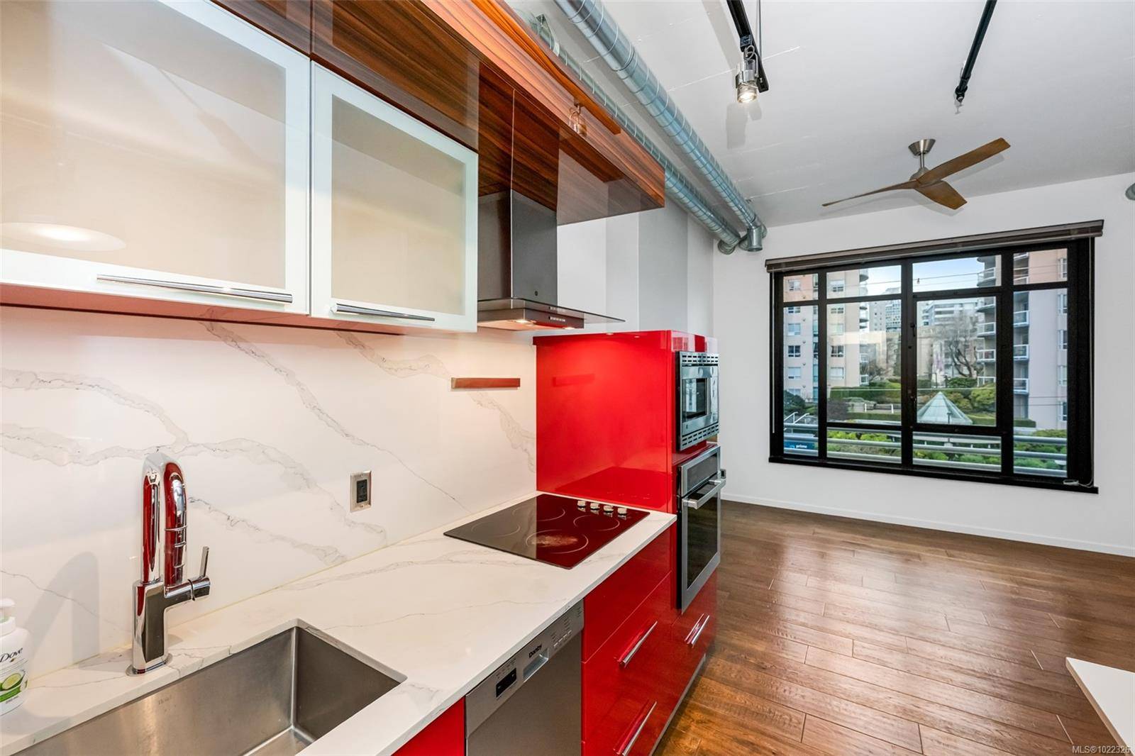 Victoria, BC V8V 4Y3,1029 View St #325