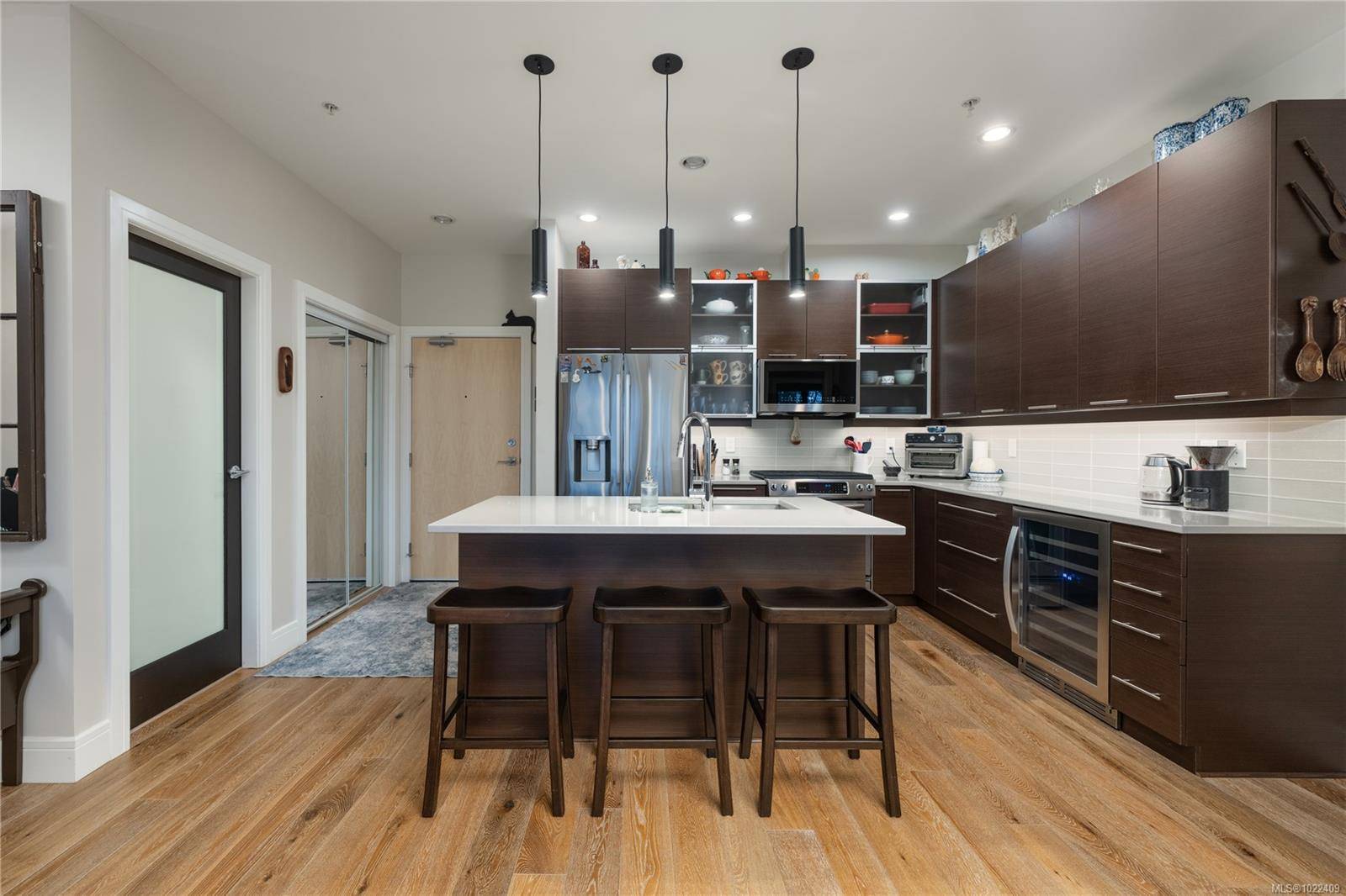 Langford, BC V9B 3S7,2850 Aldwynd Rd #203