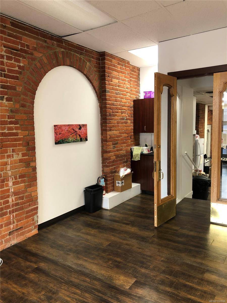 Victoria, BC V8W 2A1,1005 Broad St #201