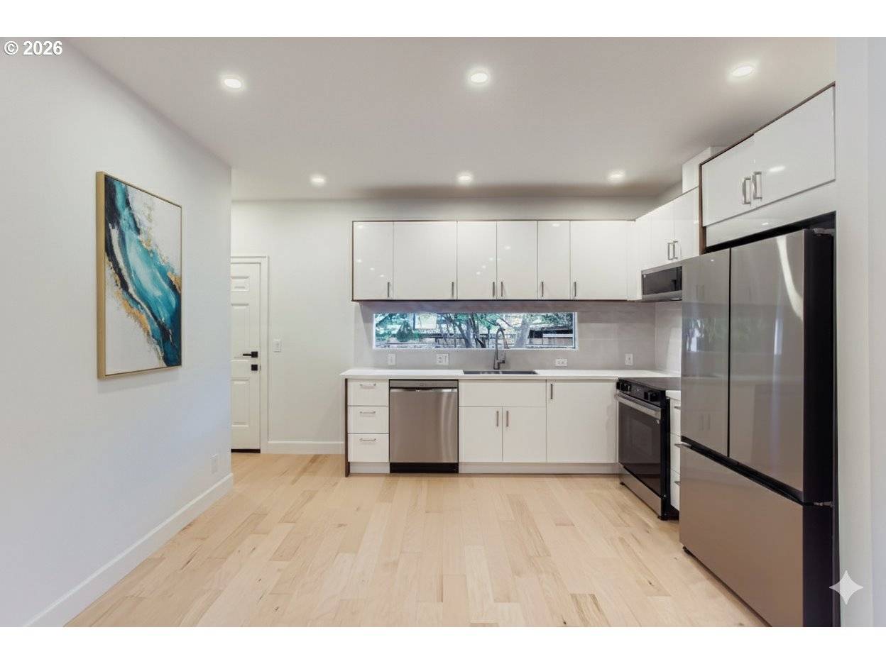 Portland, OR 97213,122 NE 44TH AVE