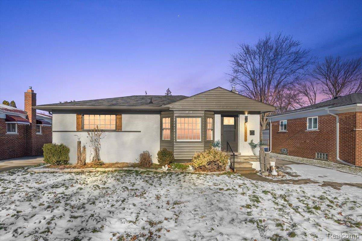 St. Clair Shores, MI 48082,22617 Raymond CT