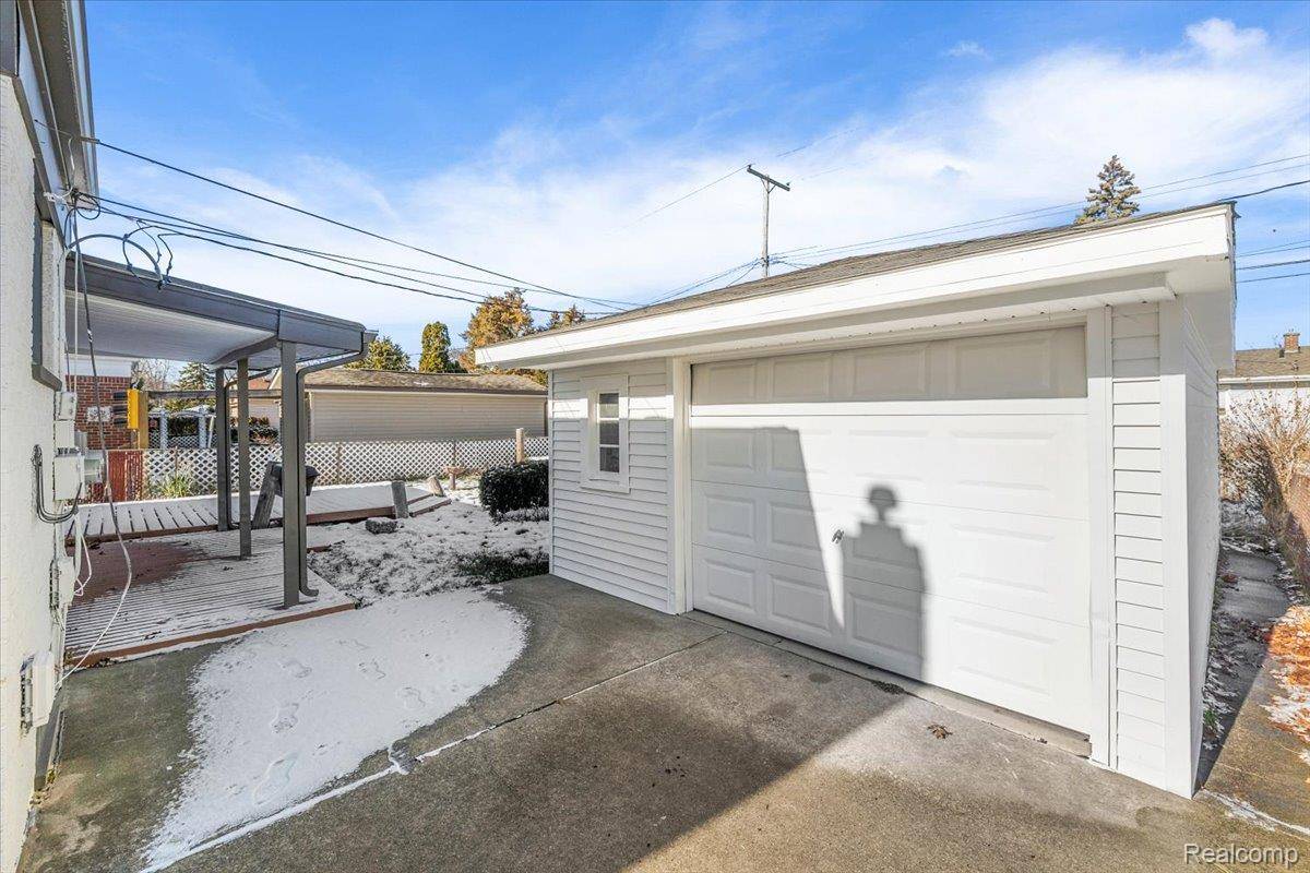 St. Clair Shores, MI 48082,22617 Raymond CT