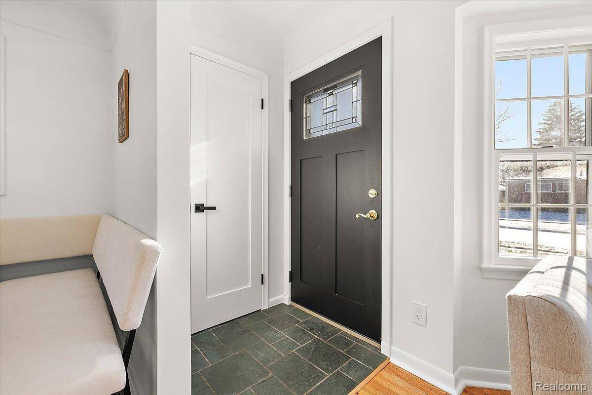 St. Clair Shores, MI 48082,22617 Raymond CT