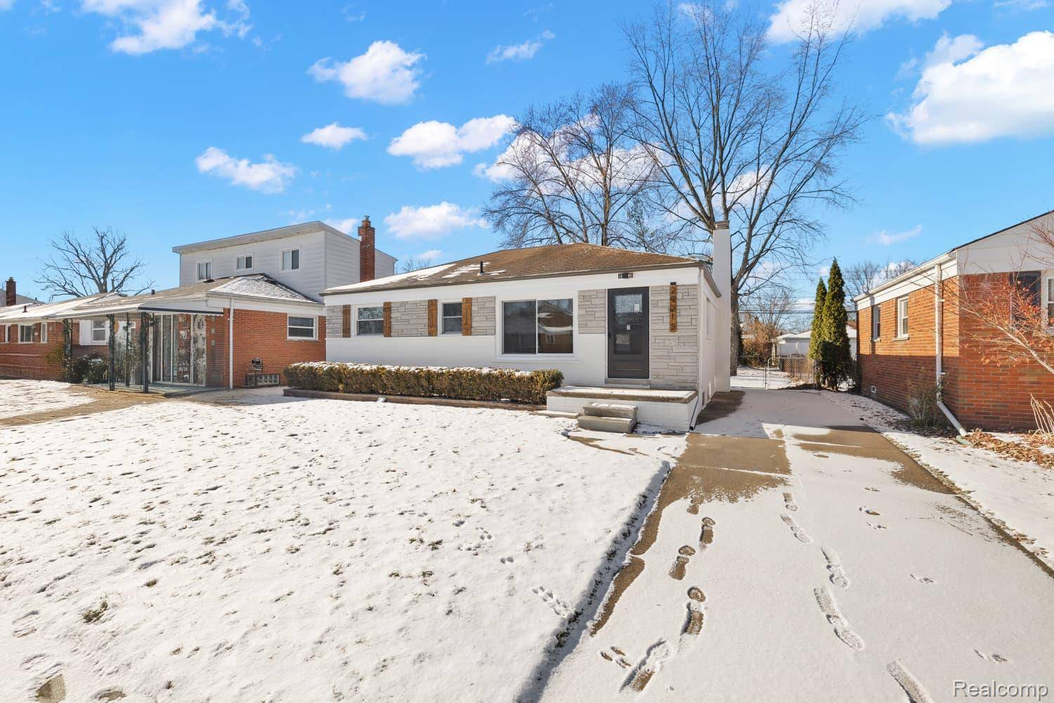 St. Clair Shores, MI 48081,29213 Joan ST