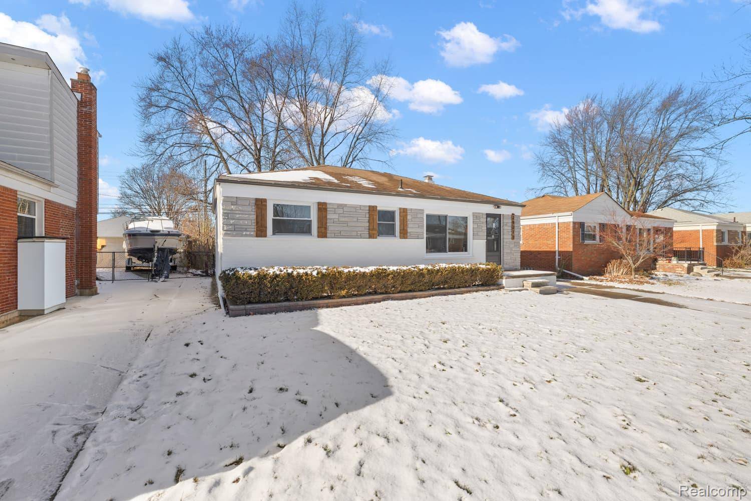 St. Clair Shores, MI 48081,29213 Joan ST