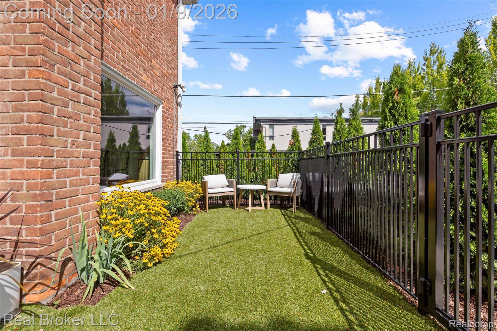 Birmingham, MI 48009,255 Southfield RD