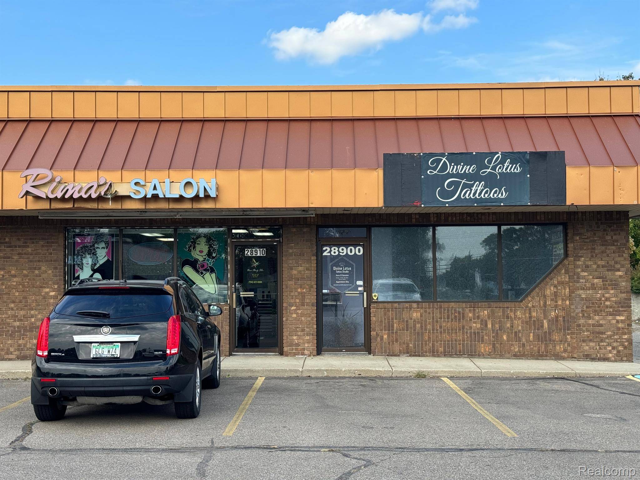 Westland, MI 48185,28900 WARREN RD RD