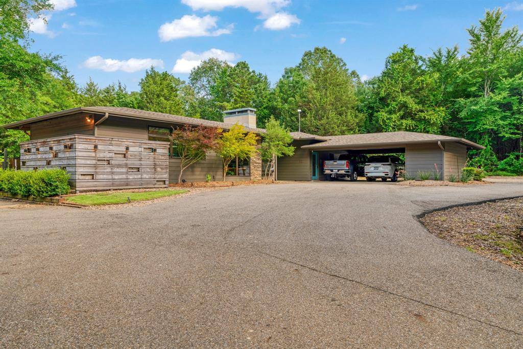 Powderly, TX 75473,323 County Road 44200