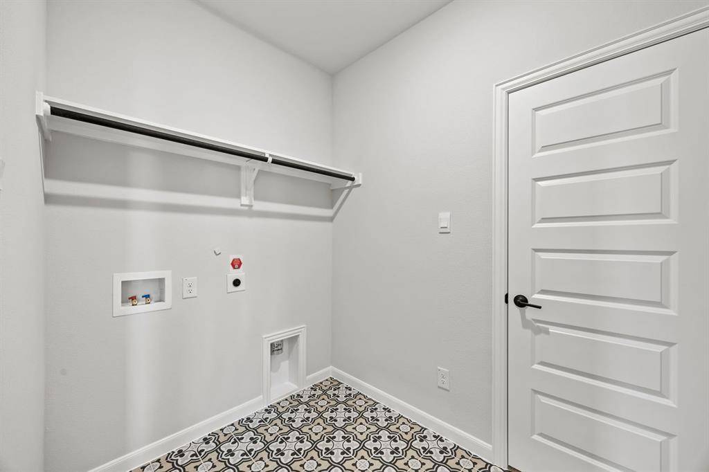 Van Alstyne, TX 75495,1422 Red Clover Avenue