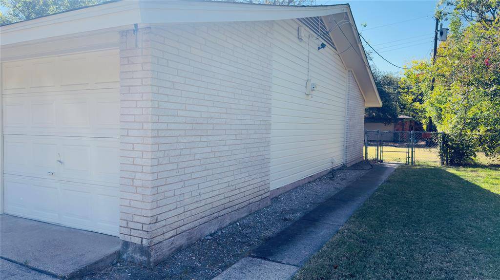 Dallas, TX 75218,12117 Sunland Street