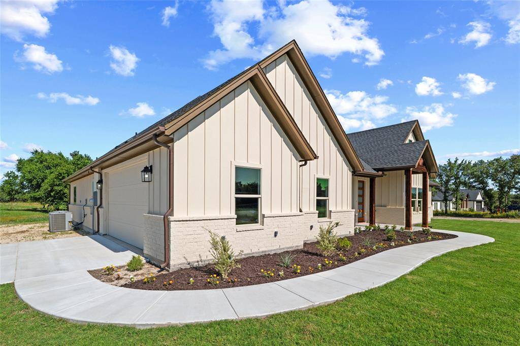 Weatherford, TX 76085,107 W Stagecoach Trail