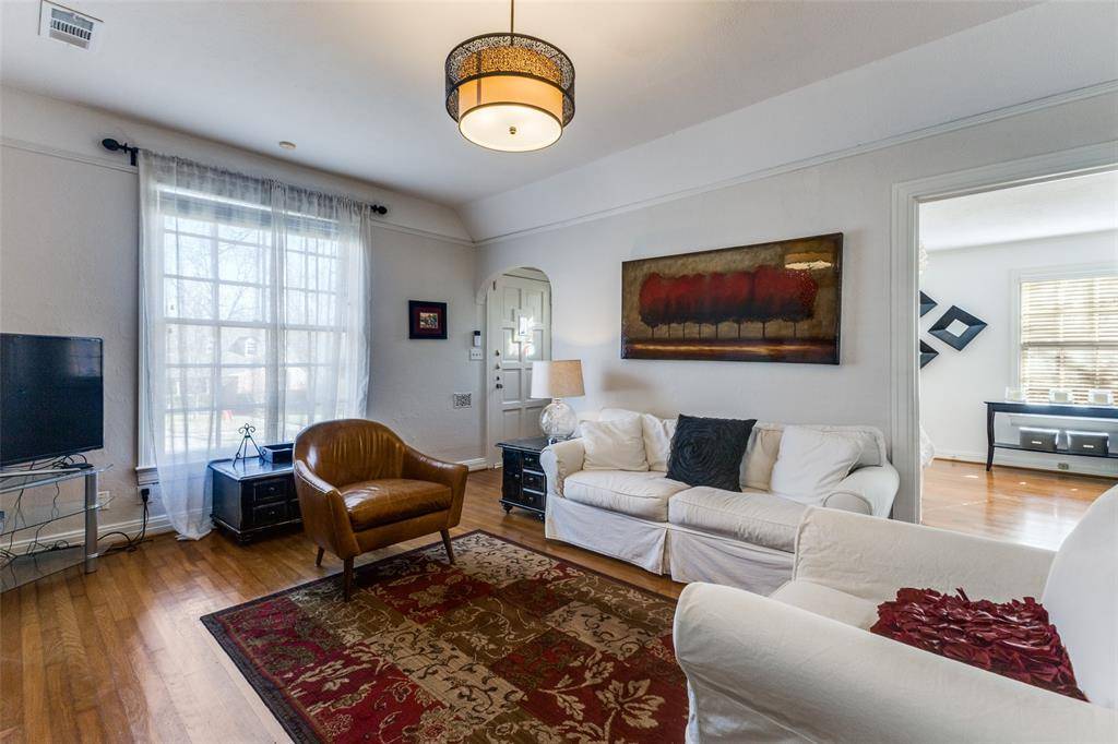 Dallas, TX 75223,519 Newell Avenue