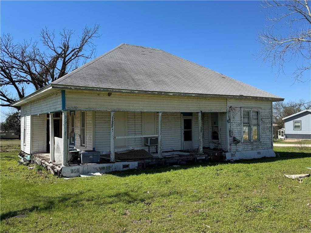 Lott, TX 76656,320 N 5th Street