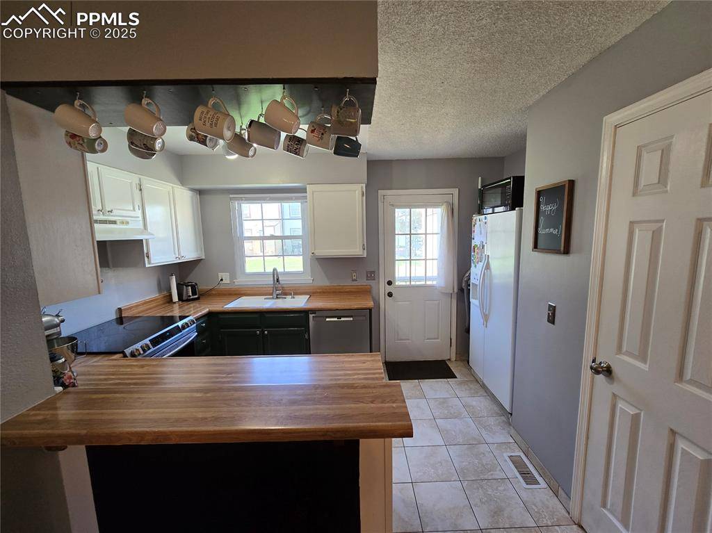 Aurora, CO 80012,14232 E Hawaii CIR #A