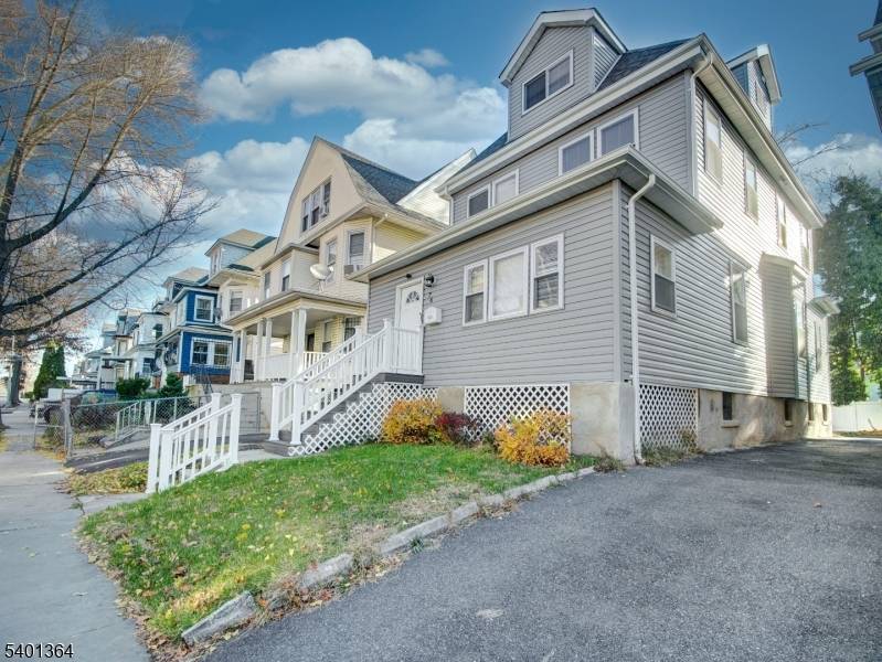 East Orange City, NJ 07018,76 Amherst St