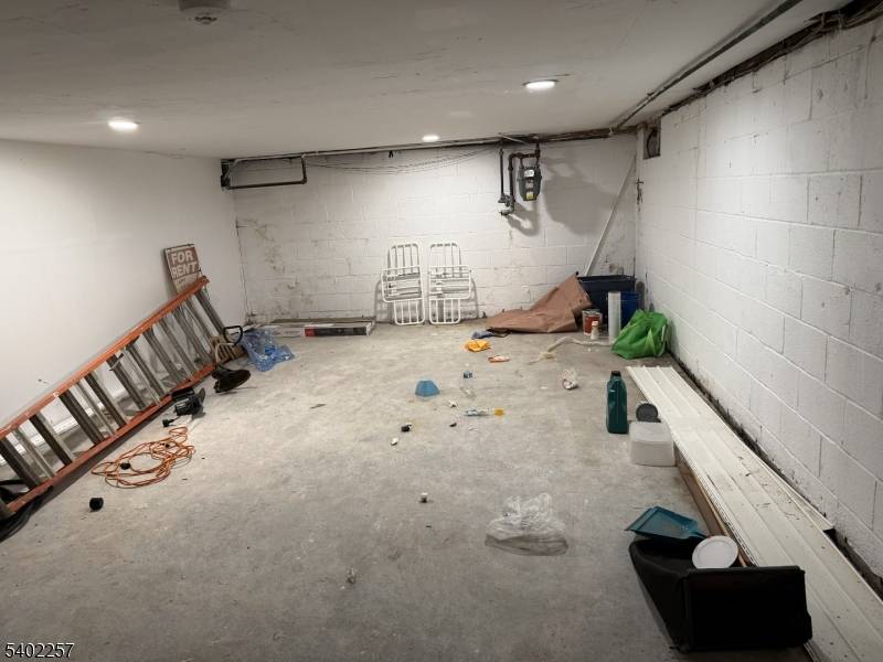 Linden City, NJ 07036,1930 S Wood Ave