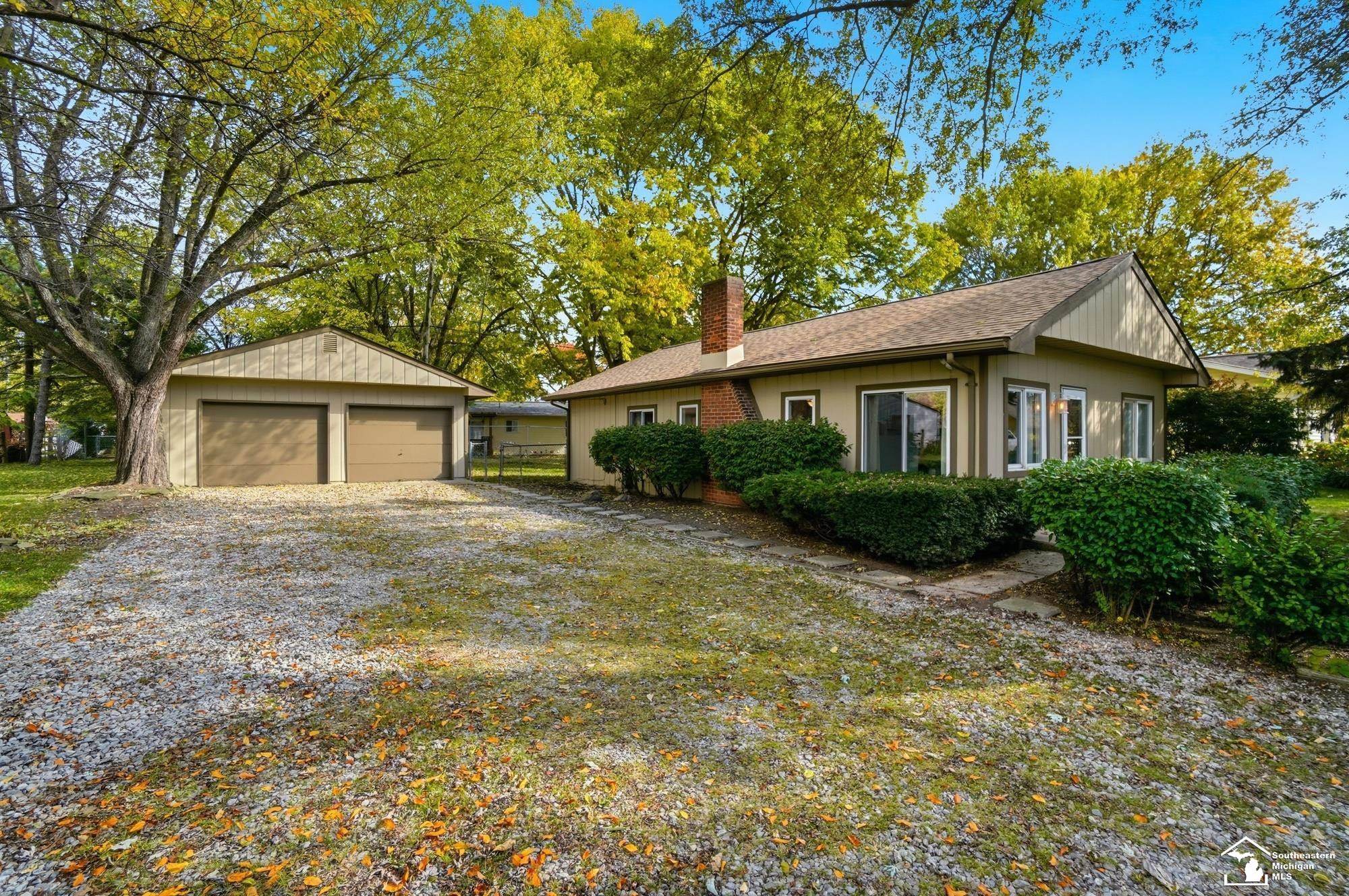 Monroe, MI 48162,3443 Iroquois TRL