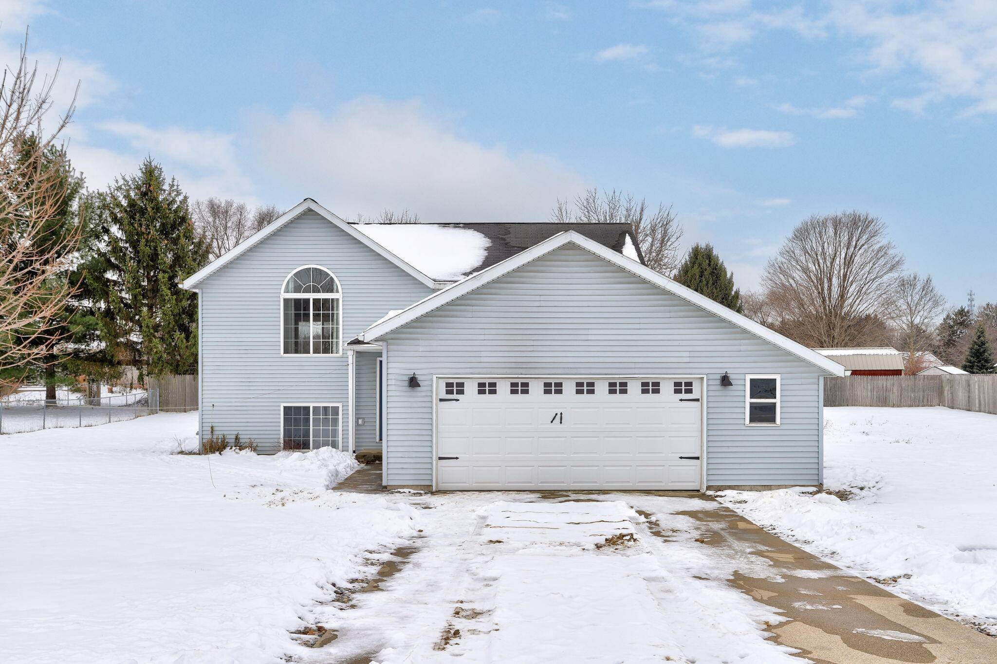 Allegan, MI 49010,3280 Bluebird LN