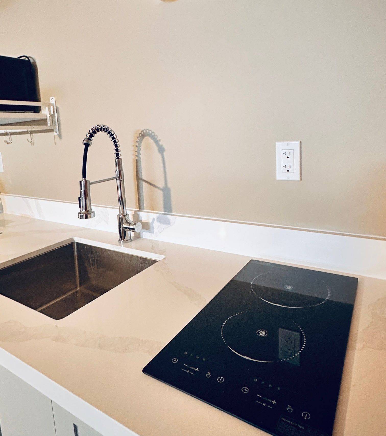 Toronto C15, ON M2J 2A4,30 Marowyne DR #Room 1